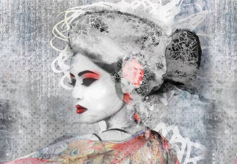 Geisha en profil in grijs en wit, met rode oogschaduw en een rode bloem in het kapsel.
