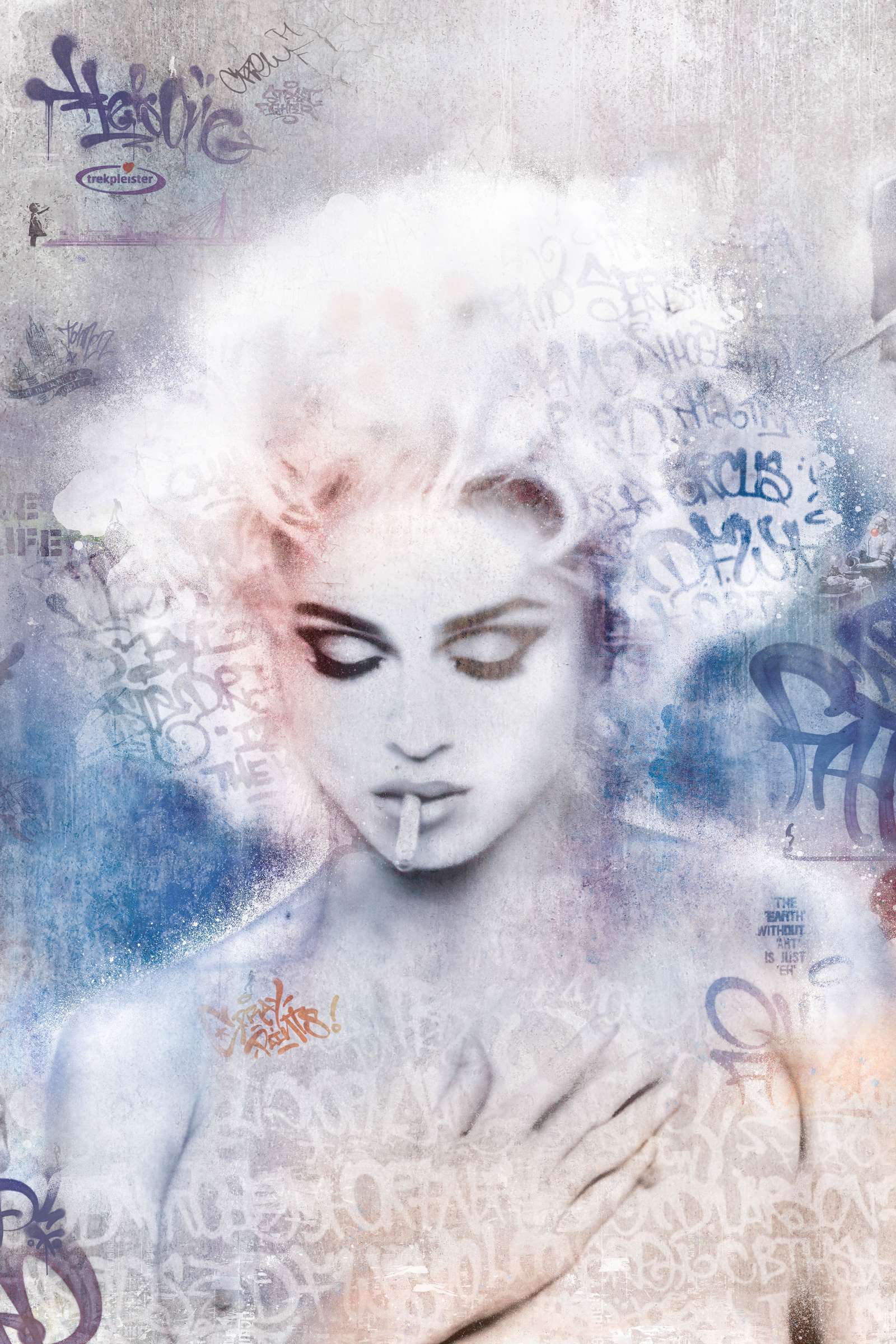 Bleke figuur met een witte haarwolk en gesloten ogen, een sigaret tussen de lippen, tegen indigo tags.